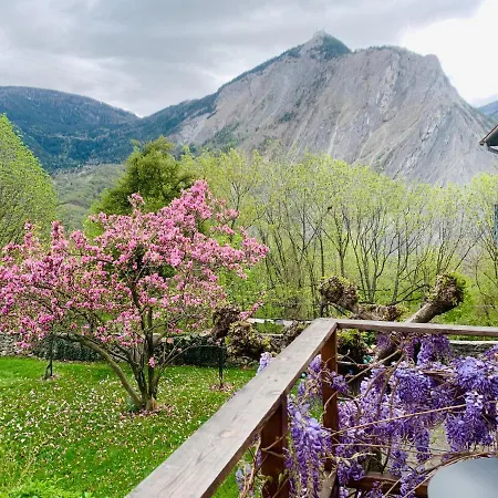 Chateau Du Vigny - Bed & Breakfast Saint-Michel-de-Maurienne